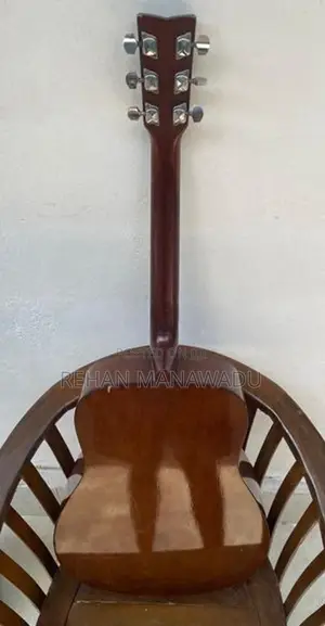 YAMAHA F310 Guitar