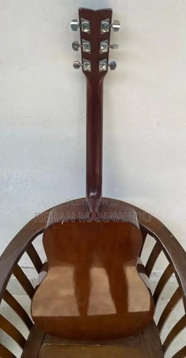 YAMAHA F310 Guitar