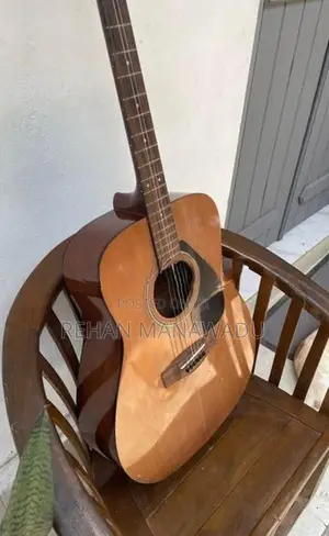 YAMAHA F310 Guitar