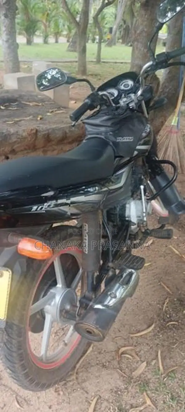 Bajaj Platina ES 2017