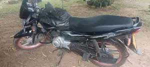 Bajaj Platina ES 2017