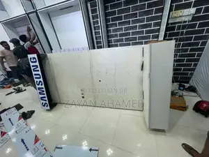 Show Case with Wall Fitting