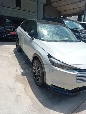 Honda Vezel Zplay 2025