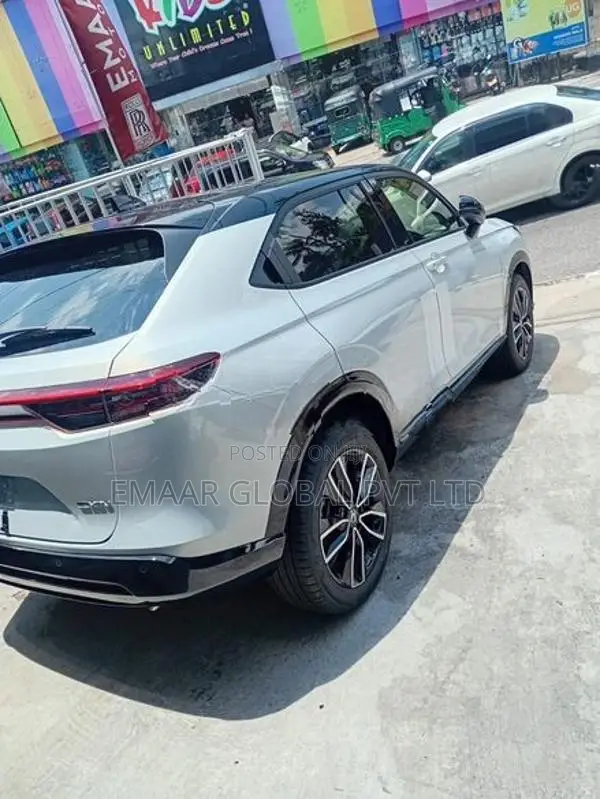Honda Vezel Zplay 2025