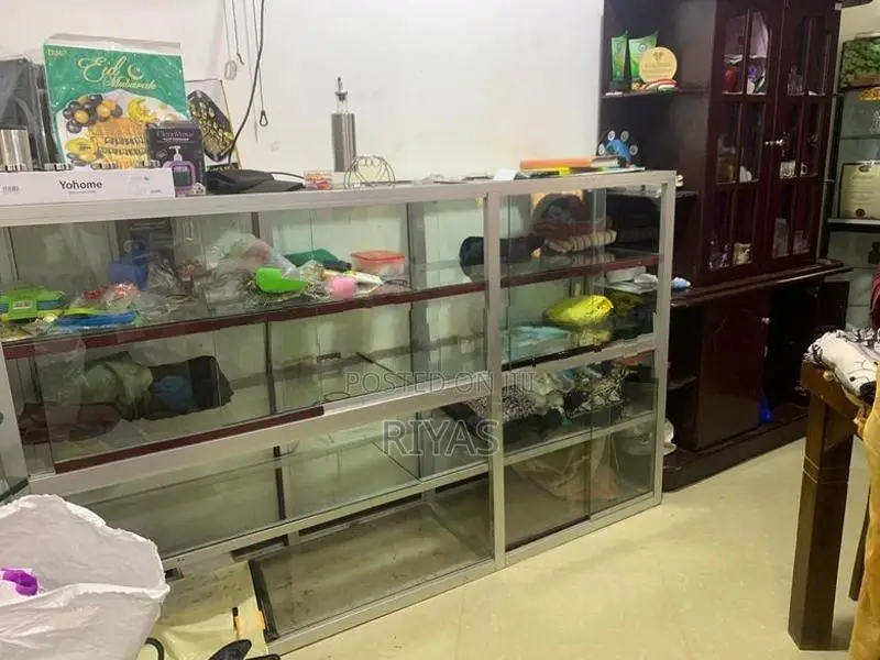 Aluminium Showcase