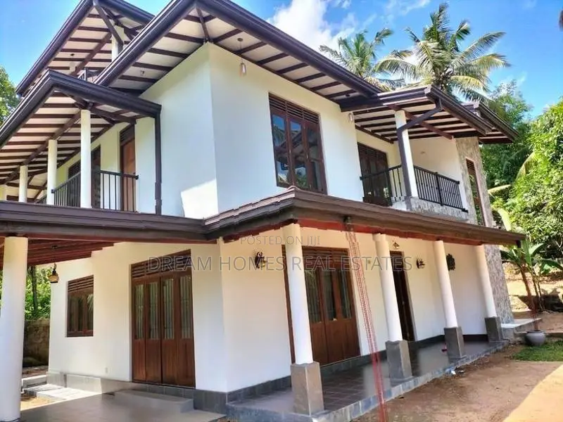 Spacious 3-Storey Family Home with Rooftop Terrace in Kadawatha