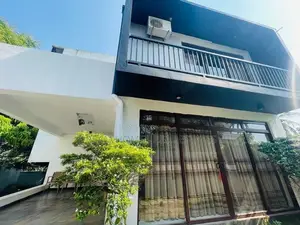 Luxurious 4-Bedroom House for Sale in Kiribathgoda - Makola