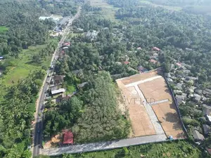 කලුඅග්ගල Leisure world මුහුණලා වටිනා බිම්කොටස් විකිණීමට