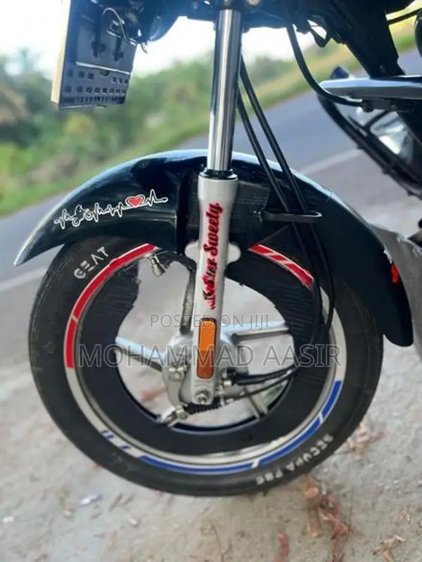 Bajaj CT100 2025