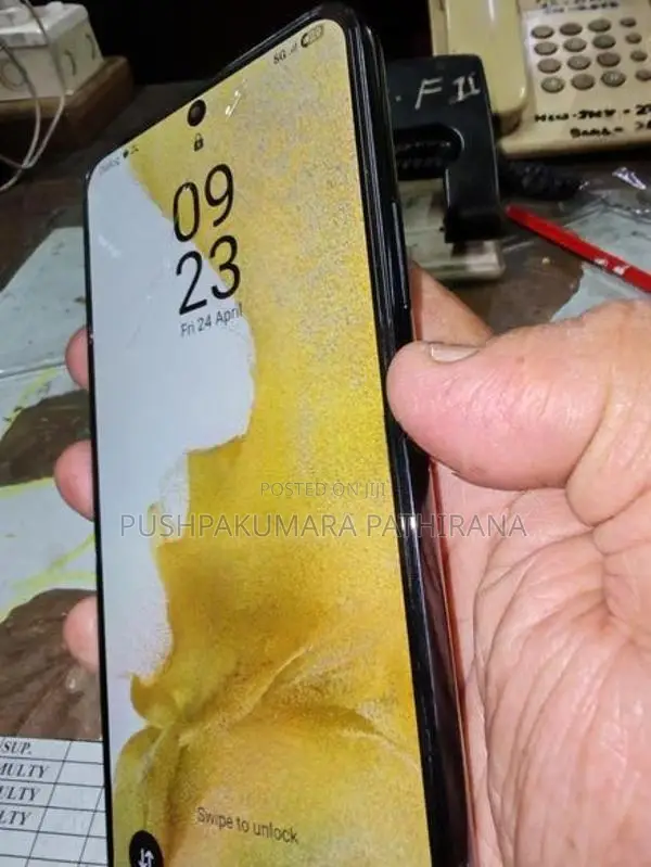 Samsung Galaxy S22+ (Used)