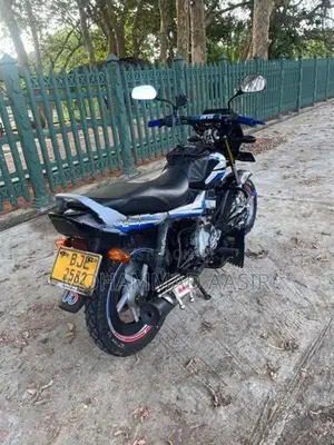 Bajaj CT100 2025