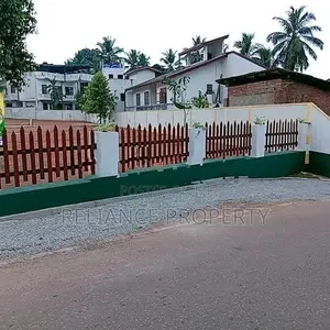 ඇරැව්වලින් වටිනා බිම් කොටස්