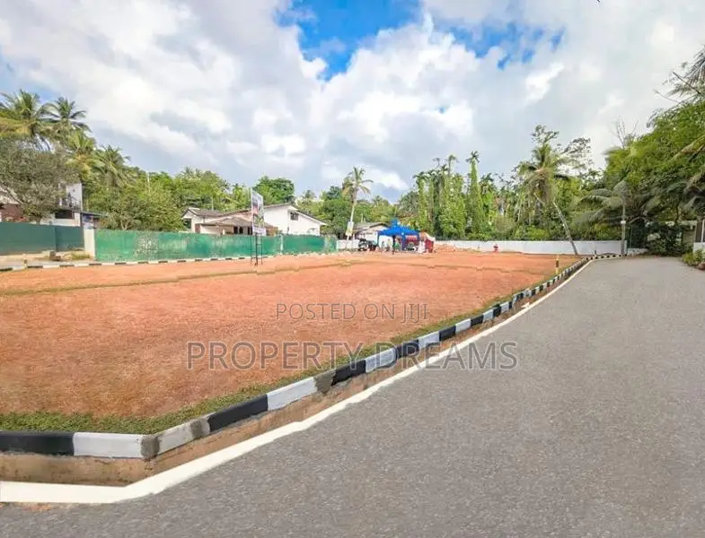 Athurugiriya Oruwala Land for Sale