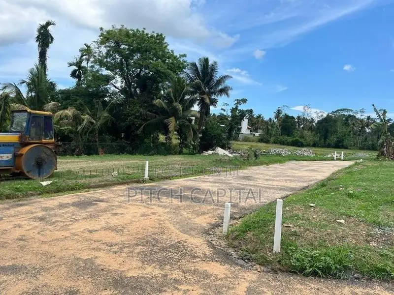 කහතුඩුව බිම් කොටස්