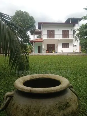 White Holiday Bungalow Family Stay - Kurunegala