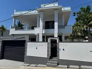 Box Type Modern House for Sale in Piliyandala