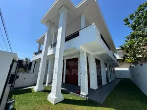 Box Type Modern House for Sale in Piliyandala