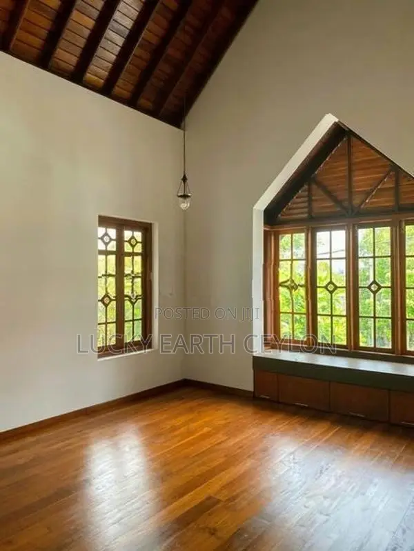 Nawala, Furnished,Air Conditioned,Ultra Luxury Villa For Rent (MG1314)