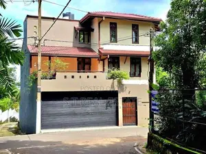 3 Storey House for Sale in Udahamulla