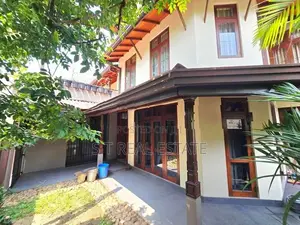 3 Storey House for Sale in Udahamulla