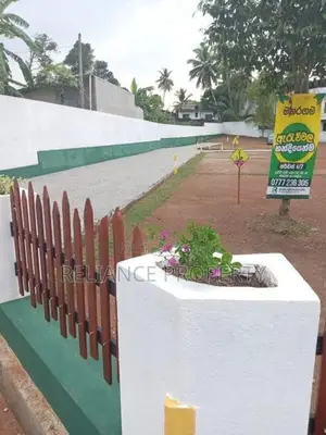 මහරගම - පිලියන්දල ප්‍රධාන මාර්ගයට අතේ දුරින් නේවාසික ඉඩම්