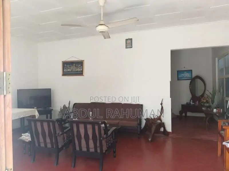 Semi Tile Single Office Near Kohuwala