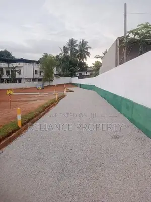 මහරගම - පිලියන්දල ප්‍රධාන මාර්ගයට අතේ දුරින් නේවාසික ඉඩම්