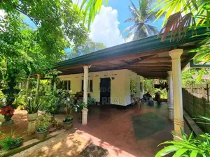 මිනුවන්ගොඩින් අංගසම්පූර්ණ නිවසක්