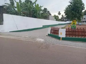 මහරගම - පිලියන්දල ප්‍රධාන මාර්ගයට අතේ දුරින් නේවාසික ඉඩම්