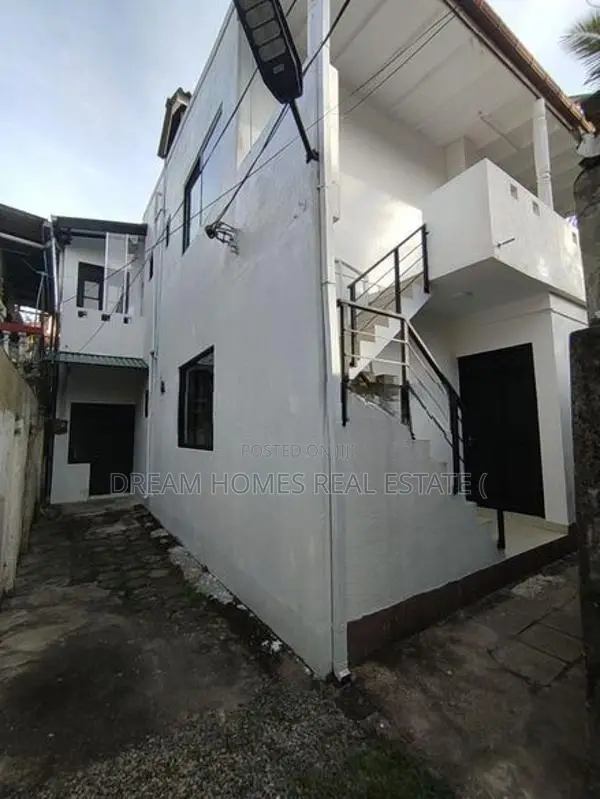 3-Unit House for Sale – Samudrasanna Road (near Galle Road)