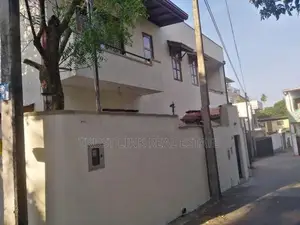 Luxury 2-Storey House for Rent in Akuregoda - Battaramulla