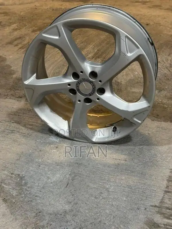 Mercedes Benz 18” Alloy wheel