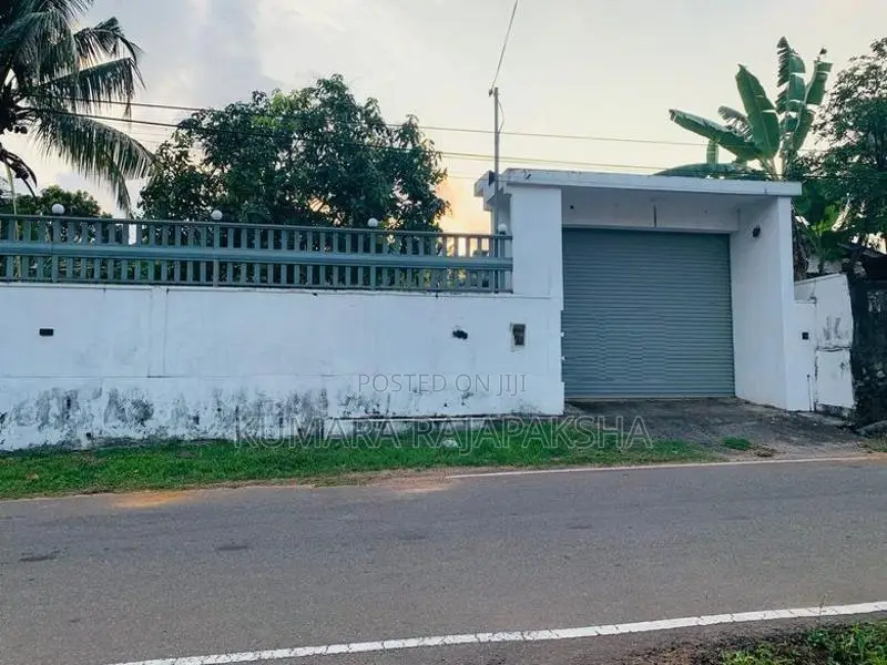 House with Land for Sale - Kaduwela