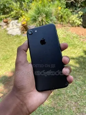 Apple iPhone 7 128GB (Used)