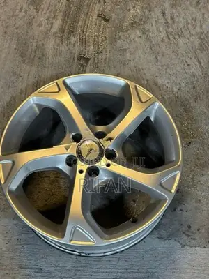 Mercedes Benz 18” Alloy wheel