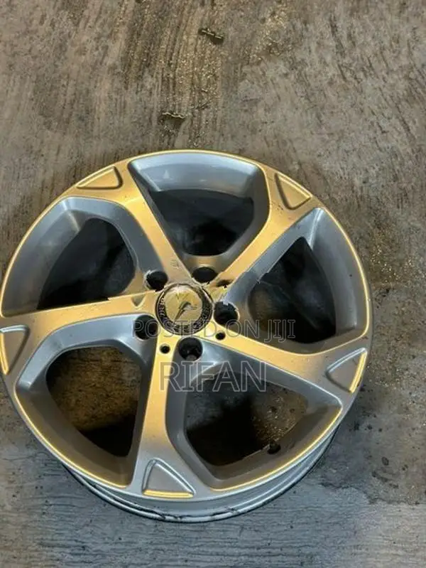 Mercedes Benz 18” Alloy wheel