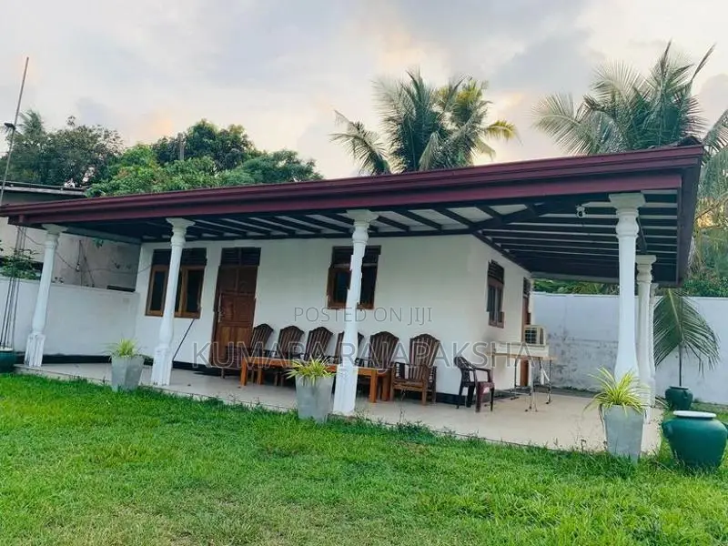 House with Land for Sale - Kaduwela