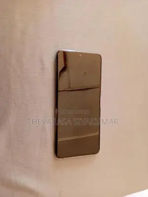 Samsung Galaxy S20 5G (Used)