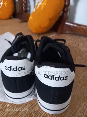 Adidas Sneaker