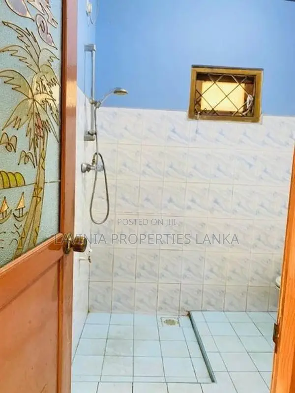 Prime Residential House Near Maharagama Town - ISU004H