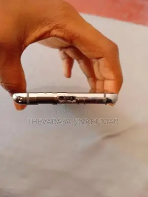 Samsung Galaxy S20 5G (Used)