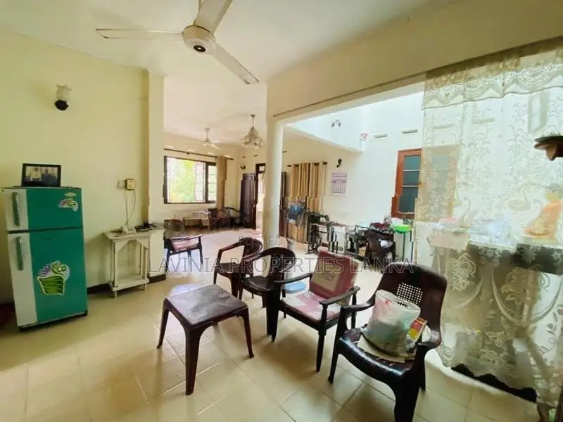 Prime Residential House Near Maharagama Town - ISU004H
