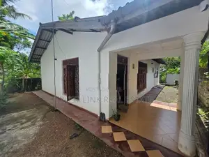 කඳාන නගරයට සමීපව අංගසම්පූර්ණ නිවස දැන් විකිණීමට.