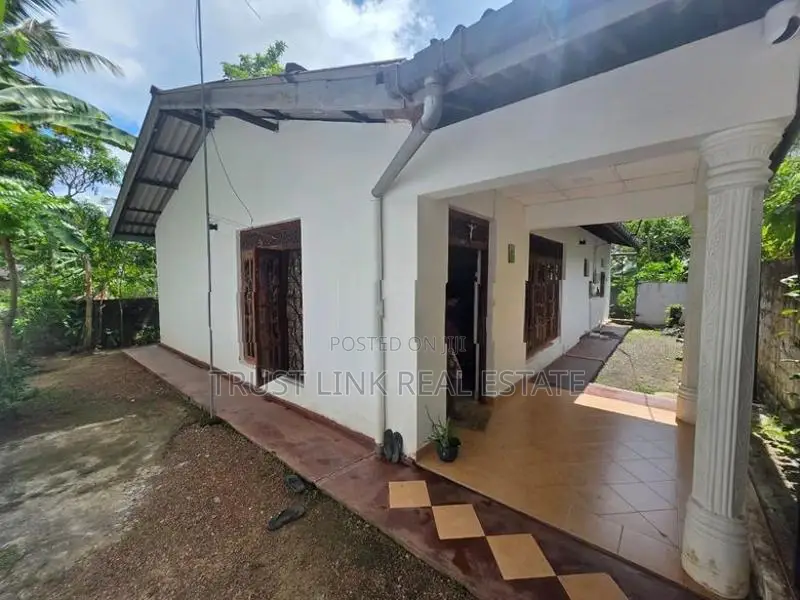 කඳාන නගරයට සමීපව අංගසම්පූර්ණ නිවස දැන් විකිණීමට.