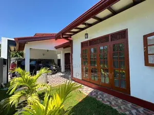 4 Bedroom Single Storey Brand New House for Sale Piliyandala