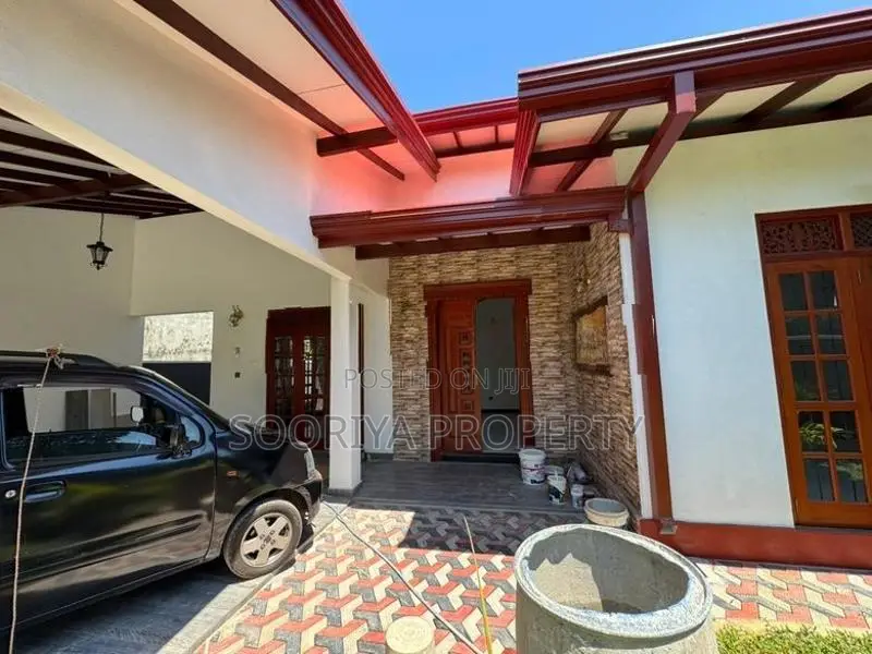 4 Bedroom Single Storey Brand New House for Sale Piliyandala