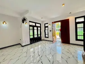 අත උඩ වටින නිවස විකිණීමට මීගමුව දලුවකොටුව