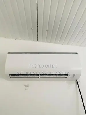 9000BTU Daikin Non Inverter Brand New Air Conditioner