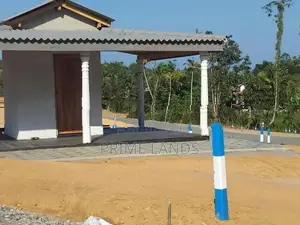 නේවාසික බිම් කොටස් කලුතර