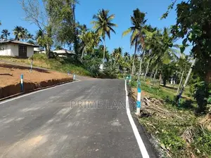 නේවාසික බිම් කලුතර